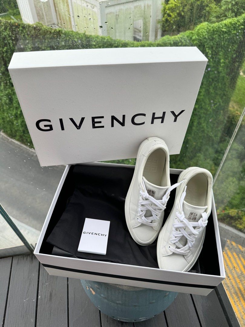 Givenchy discount logo shoes