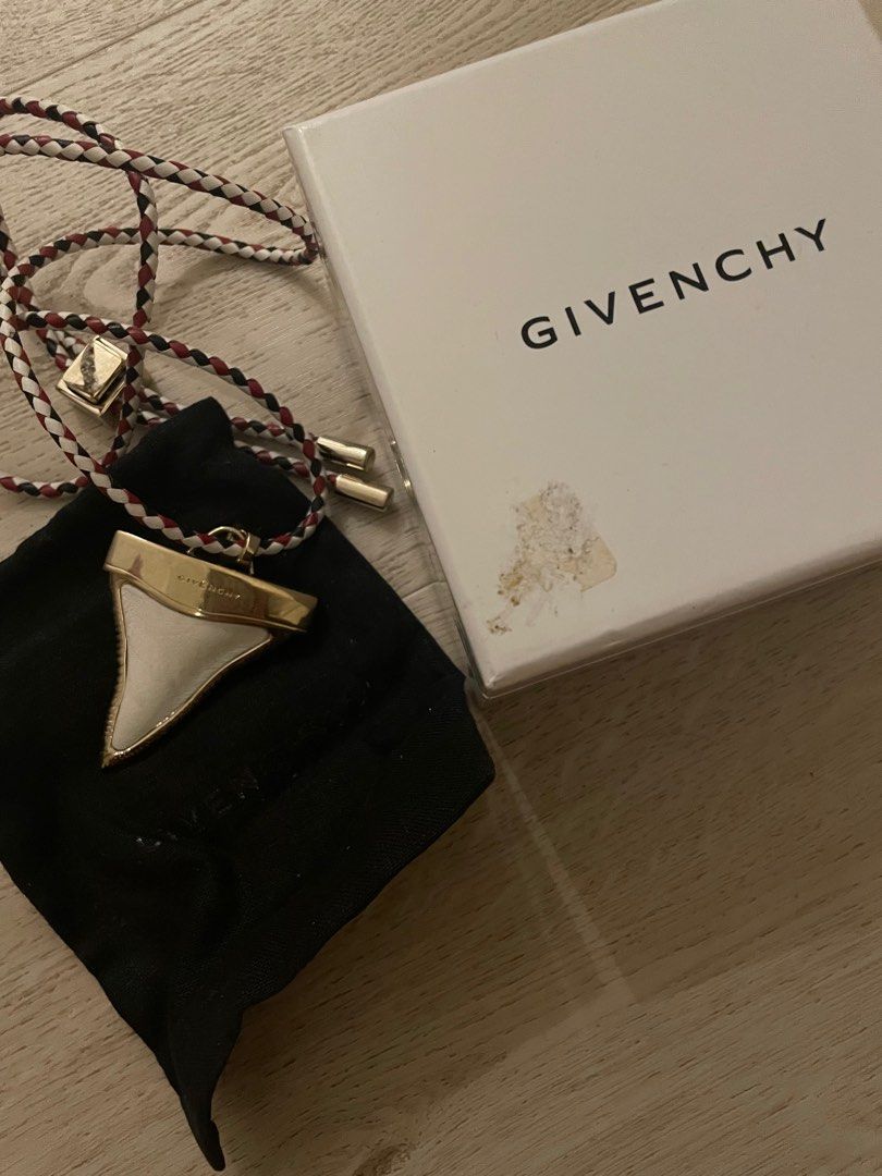 Givenchy store mens necklace