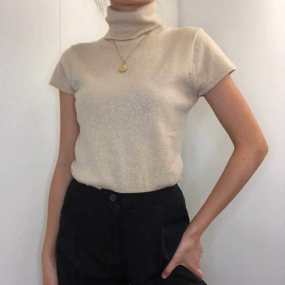 Gold sleeveless turtleneck sales