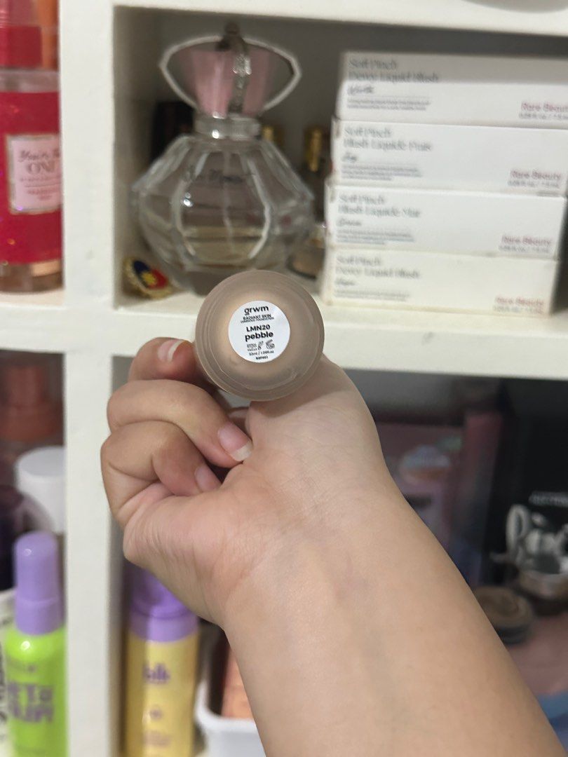 GRWM - Luminous Foundation in Pebble (Category: Makeup) located in Taguig. Submitted by legendoreoo (Listing ID 1267737873, Image 2). Description: Shade is too light on me :( pumped few times only (half pumps only) still with box :).