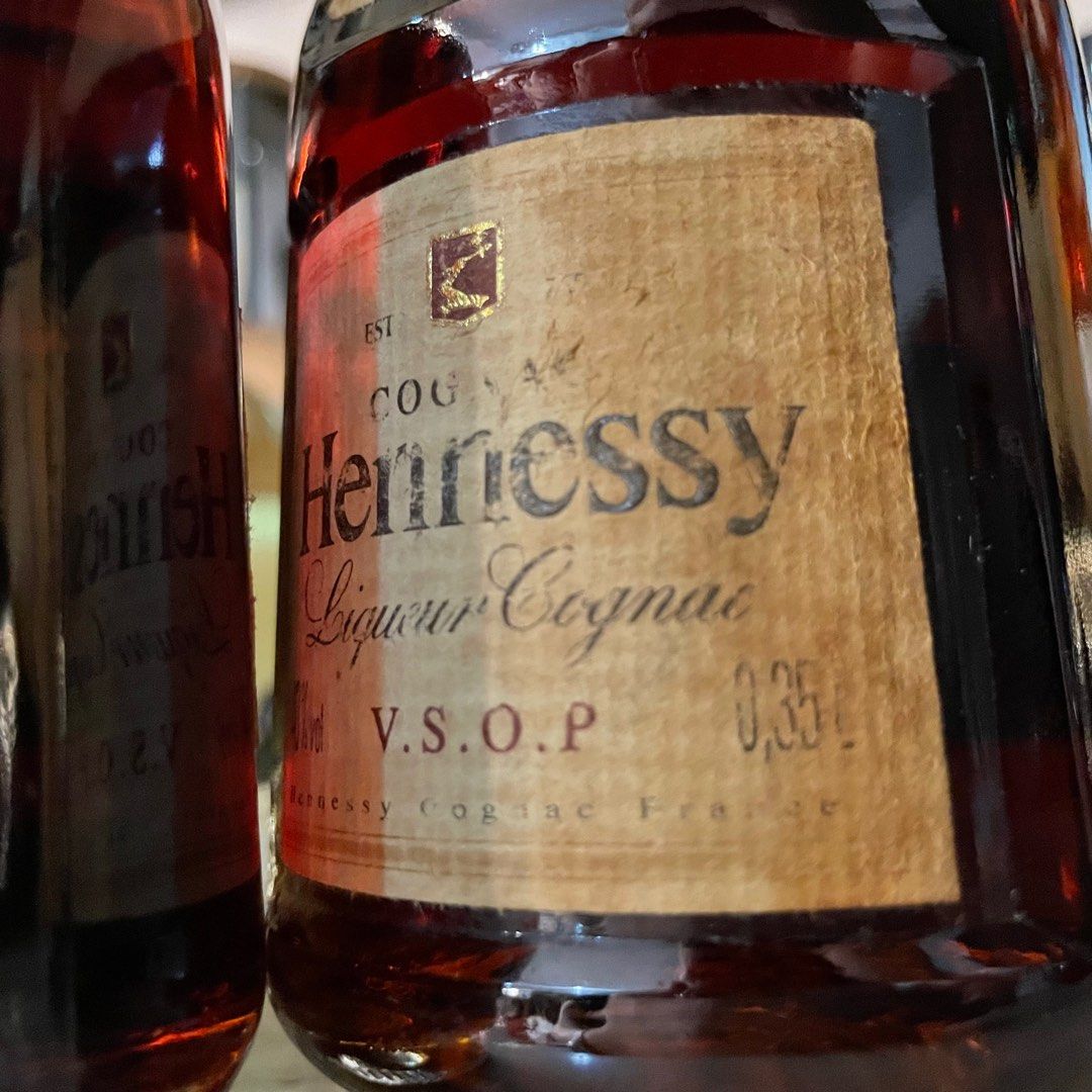 Hennessy VSOP Cognac vintage gold cap 350ml, Food & Drinks 