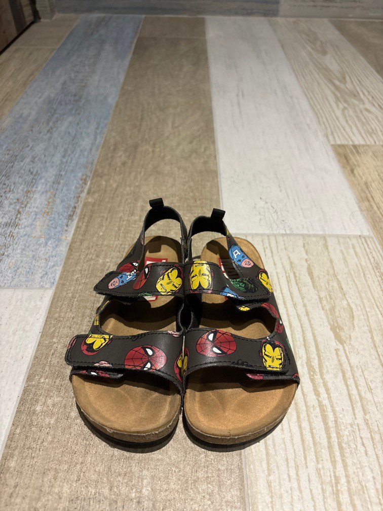 Sandal sales marvel h&m