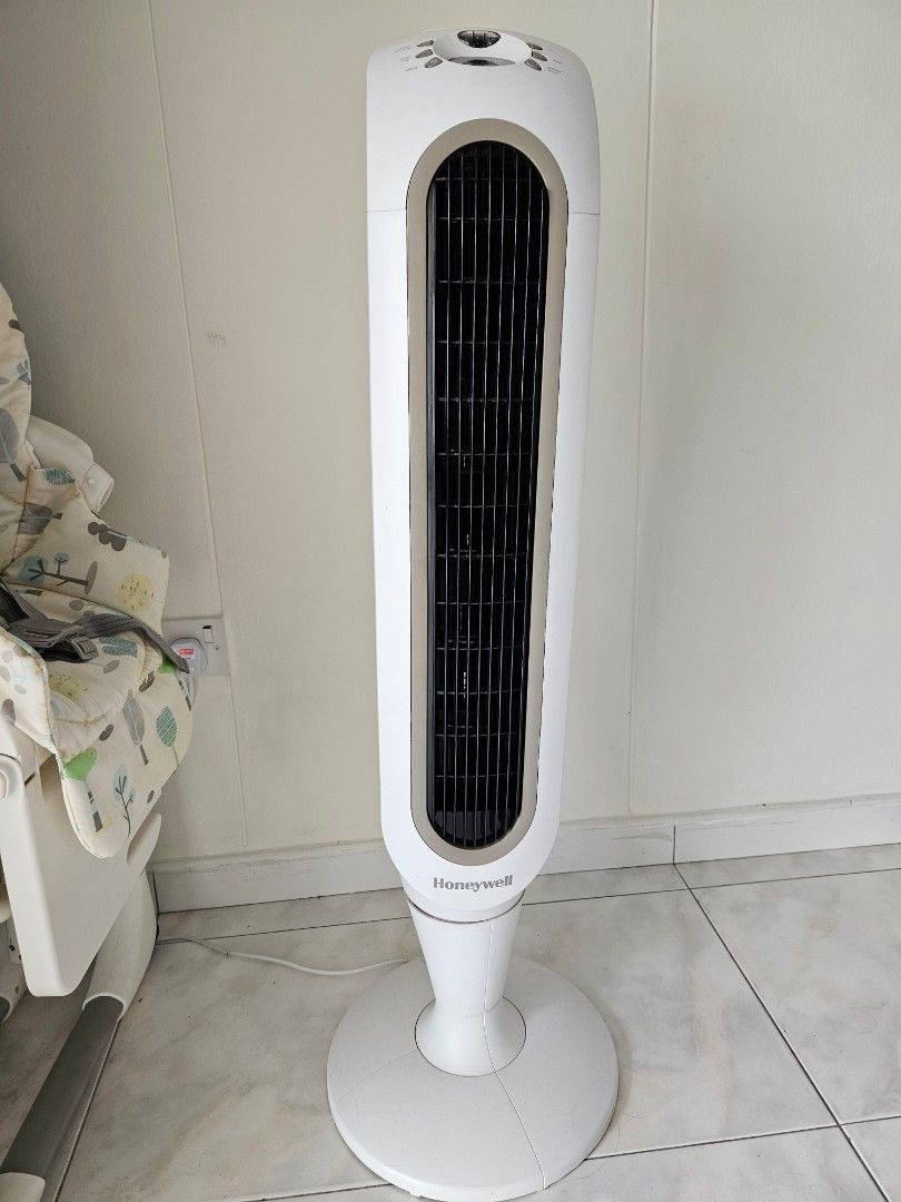 Honeywell Tower Fan, Furniture & Home Living, Lighting & Fans, Fans on