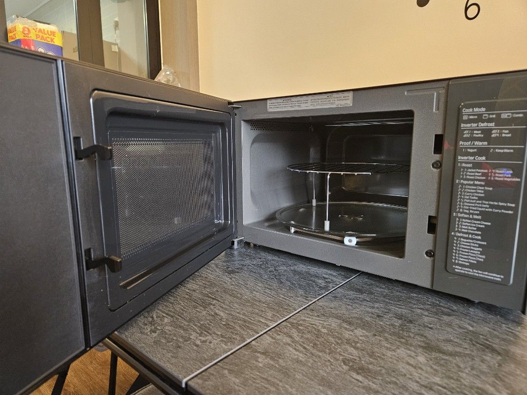 LG MH6565DIS 25L Grill NeoChef Smart Inverter Microwave Oven, TV & Home