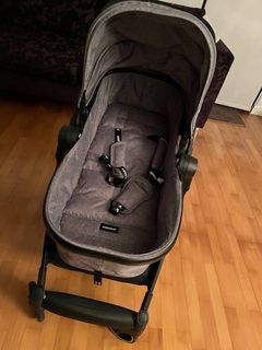 Like New Akeeva Pendio Stroller - Convertible to Carry Cot
