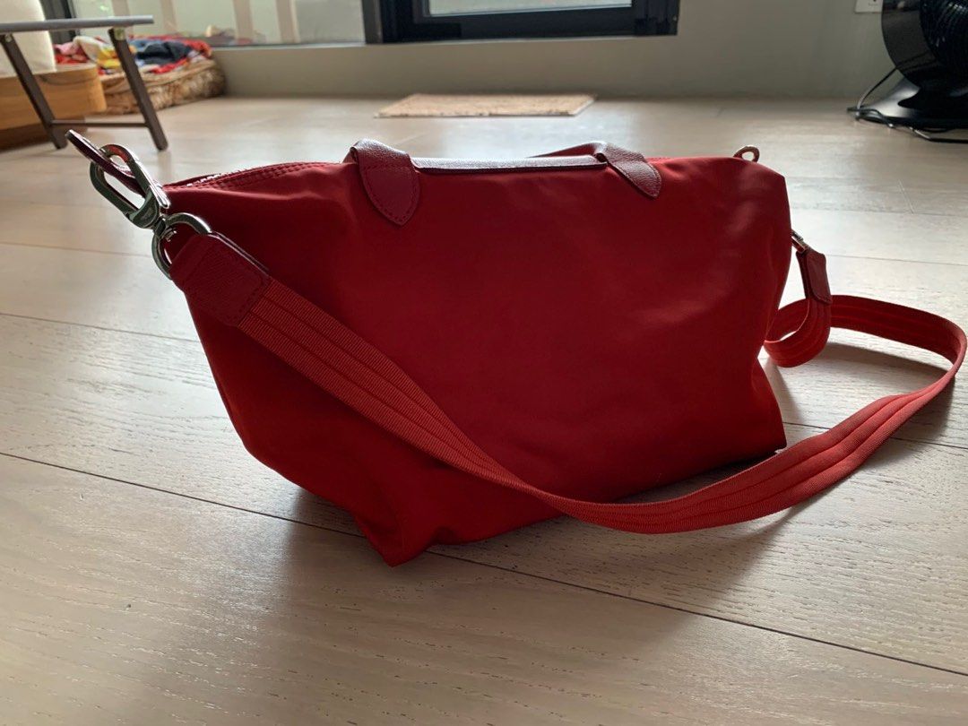 Longchamp LePliage Red (Category: Luxury Bags & Wallets) located in Caloocan City. Submitted by luckycharmangel (Listing ID 1267768751, Image 3). Description: Longchamp Le Pliage Red No issues No dustbag RFS: Not using anymore MOP: BPU, Gcash.