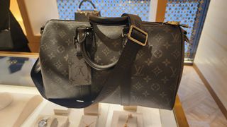 （分類：）位於 。 由 vince_man2001 提交（商品編號 1267841428，圖片 1）。簡介： 。