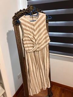 (Category: ) located in . Submitted by preluxe (Listing ID 1267749370, Image 1). Description: .