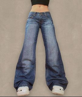 lowrise baggy jeans