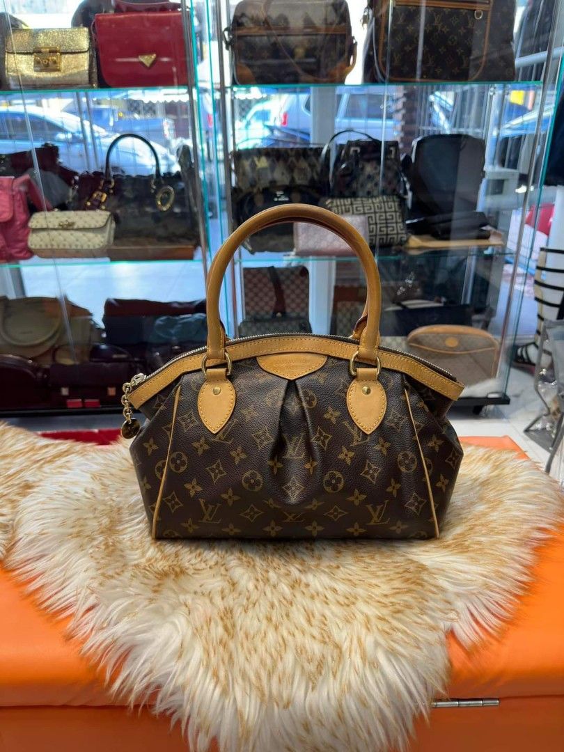 LV Tivoli "PM Size" (Category: Luxury Bags & Wallets) located in General Santos City (Dadiangas). Submitted by braverabbit.67 (Listing ID 1267896860, Image 3). Description: 𝘓𝘦𝘨𝘪𝘵☝🏻𝘖𝘳𝘪𝘨|𝘈𝘶𝘵𝘩𝘦𝘯𝘵𝘪𝘤💯✅ L V Tivoli PM size Rank A w/provided dust bag.