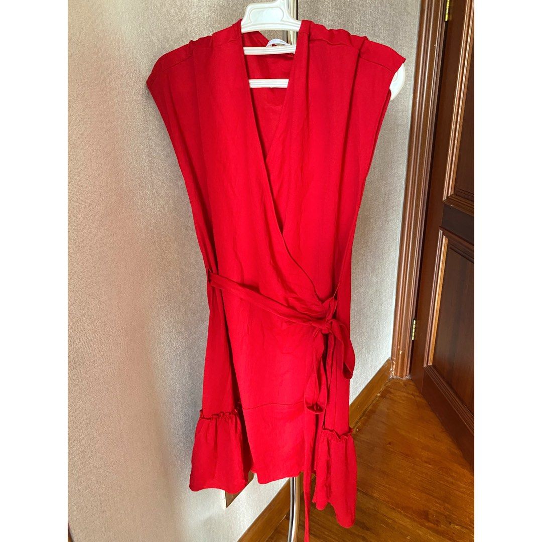 strapless open back dress Rae Wrap Dress In Tulip Red – Nola London main image 1