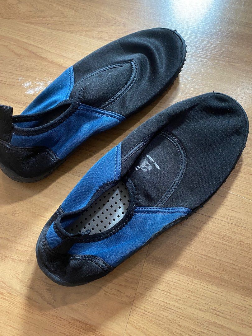 Mens water shoes size 9 outlet