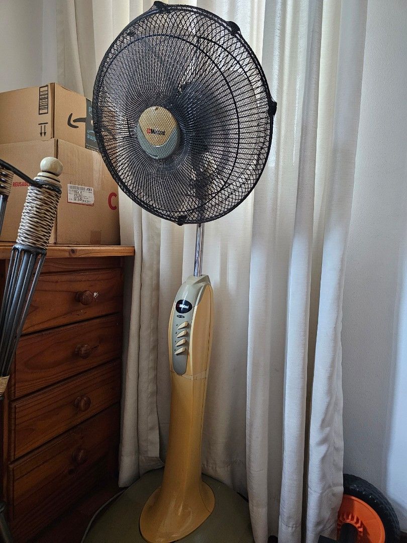 Mistral pedestal fan, Furniture & Home Living, Lighting & Fans, Fans on Carousell
