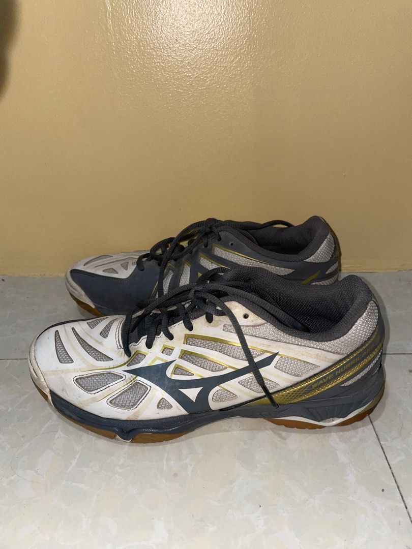 Mizuno wave hotsell hurricane 3 grey