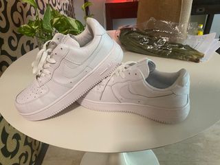 (Category: ) located in . Submitted by nike9988 (Listing ID 1267834789, Image 1). Description: .