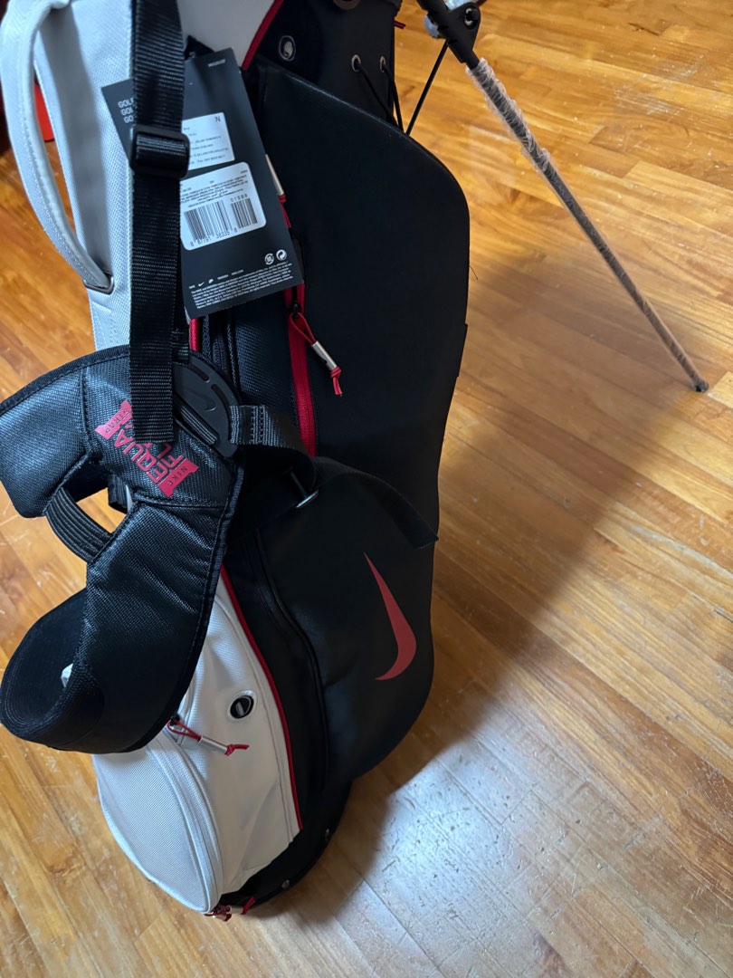 Nike elite golf bag, Sports Equipment, Sports & Games, Golf on Carousell