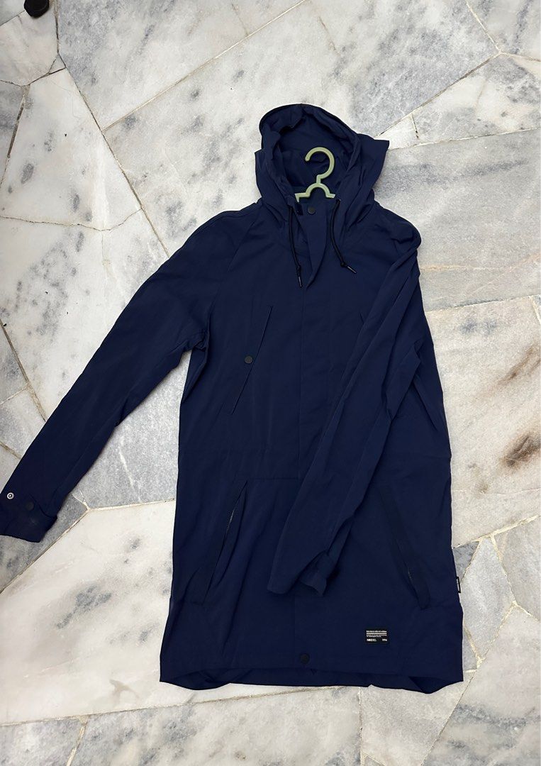 Nike fishtail parka top