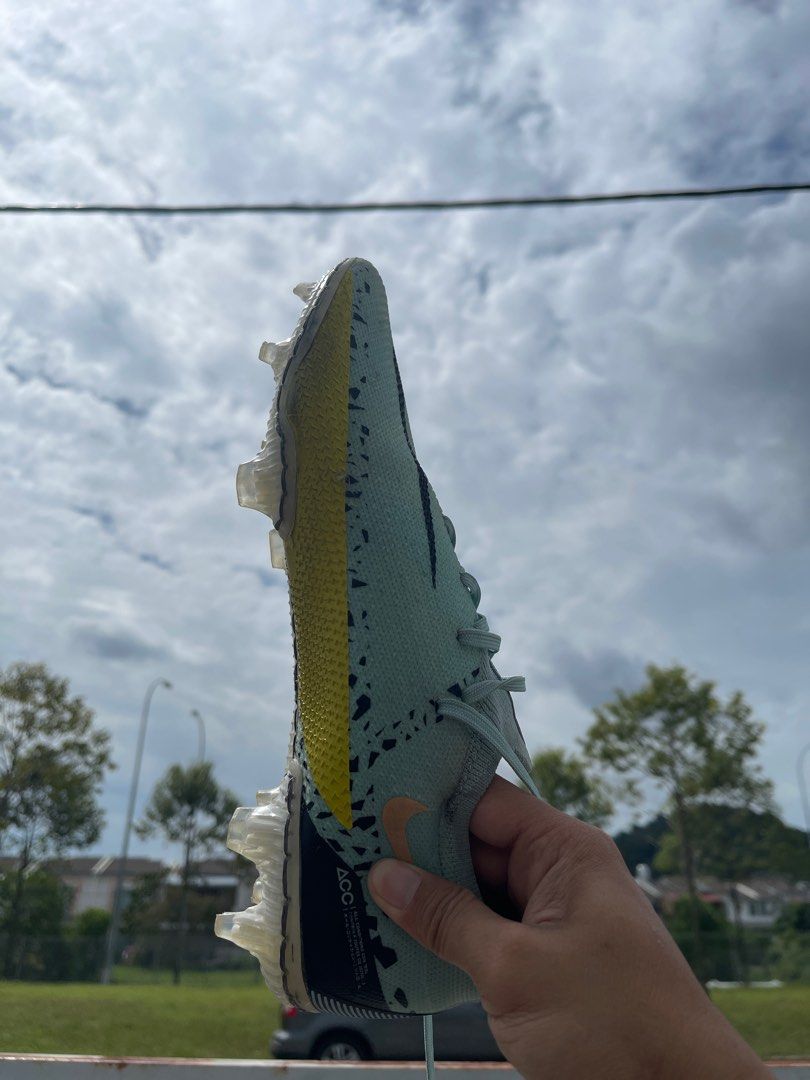 womens nike phantom flyknit