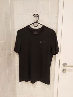 WTS AUTHENTIC NIKE WOMENS Training Tank Top, Women's Fashion, Activewear on  Carousell