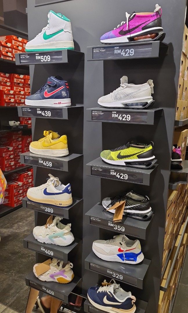 Buying discount nike shoes