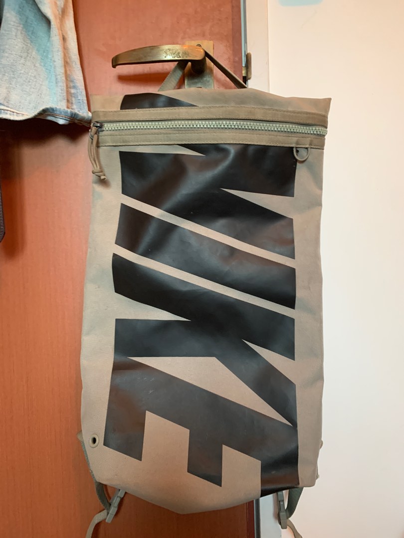 Nike utility training gymsack bag light army green, Men's Fashion, Bags