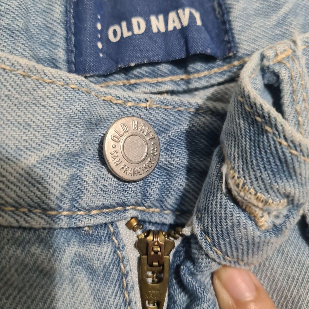 Old Navy Light Blue Shorts (Category: Shorts) located in Cainta. Submitted by declutter_mkondostyle (Listing ID 1267862400, Image 3). Description: Color: Light Blue Waist: 26in (actual), Size 12(tag) length: 10.5in Mid rise No issues ♡ All measurements are approximate. Will indicate if tag size or actual (medida size) ♡ Sorry for the shadow at the bottom left. ♡ Kindly consider that this is pre-loved, so please manage your expectations. Color may