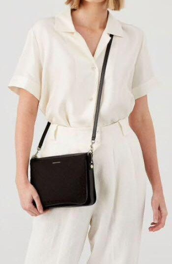Oroton signet crossbody outlet