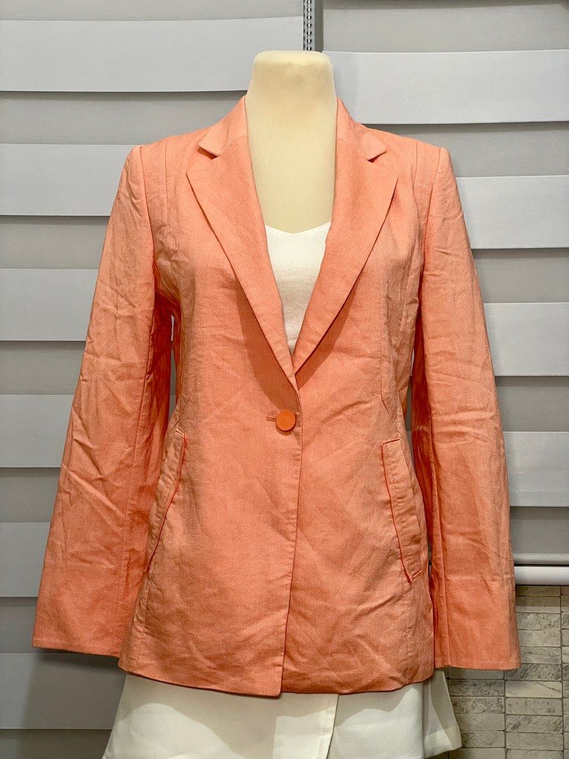 Preppy Blazer (Category: Coats, Jackets and Outerwear) located in Pasig City. Submitted by chellim (Listing ID 1267821820, Image 1). Description: Korean blazer Good as new.