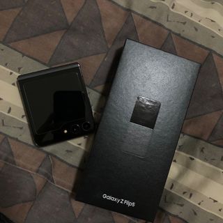 [PRISTINE] Samsung Z Flip 5 512gb