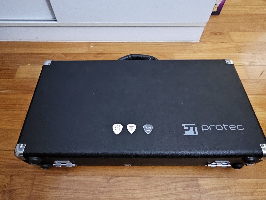 PROTEC Pedalboard small, Hobbies & Toys, Music & Media, Music