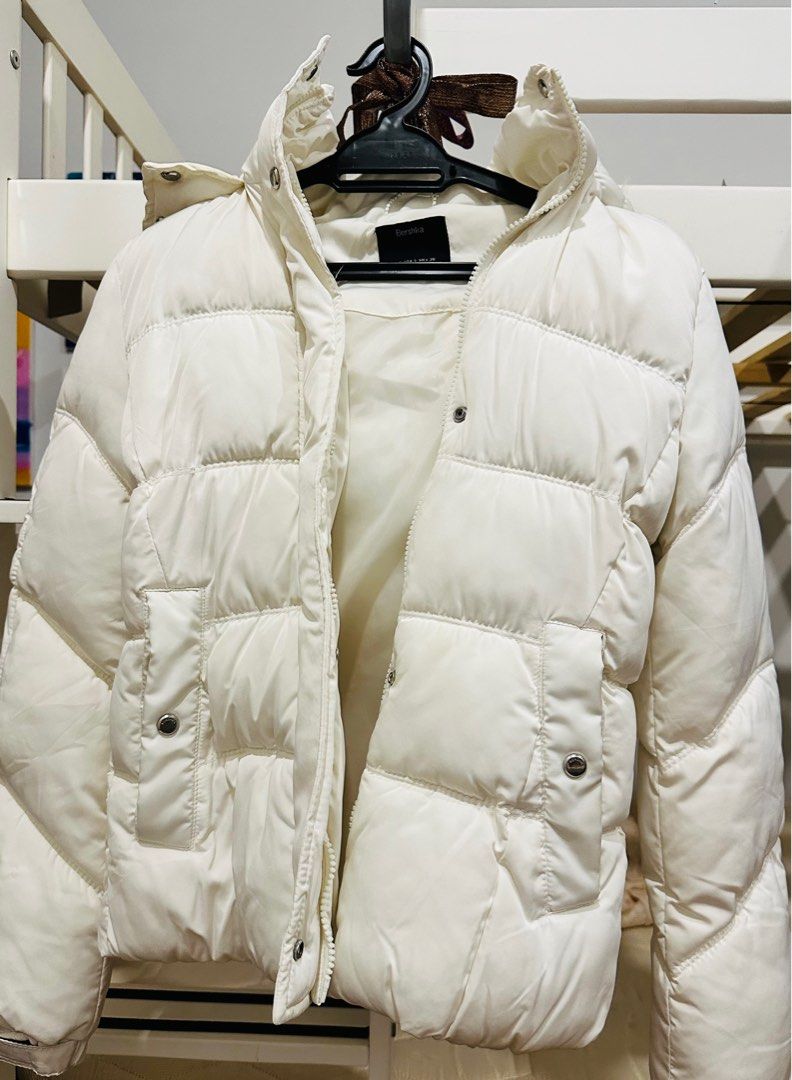 Bershka white puffer online jacket
