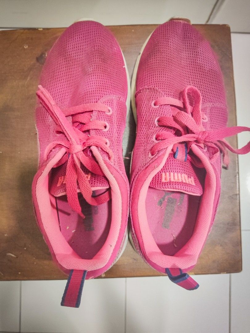 Puma Running Shoes, Women's Fashion, Footwear, Sneakers on Carousell