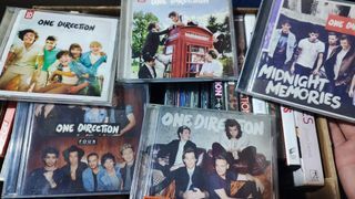 Signed Walls Album CD - Louis Tomlinson One Direction, Hobbies & Toys,  Music & Media, Vinyls on Carousell