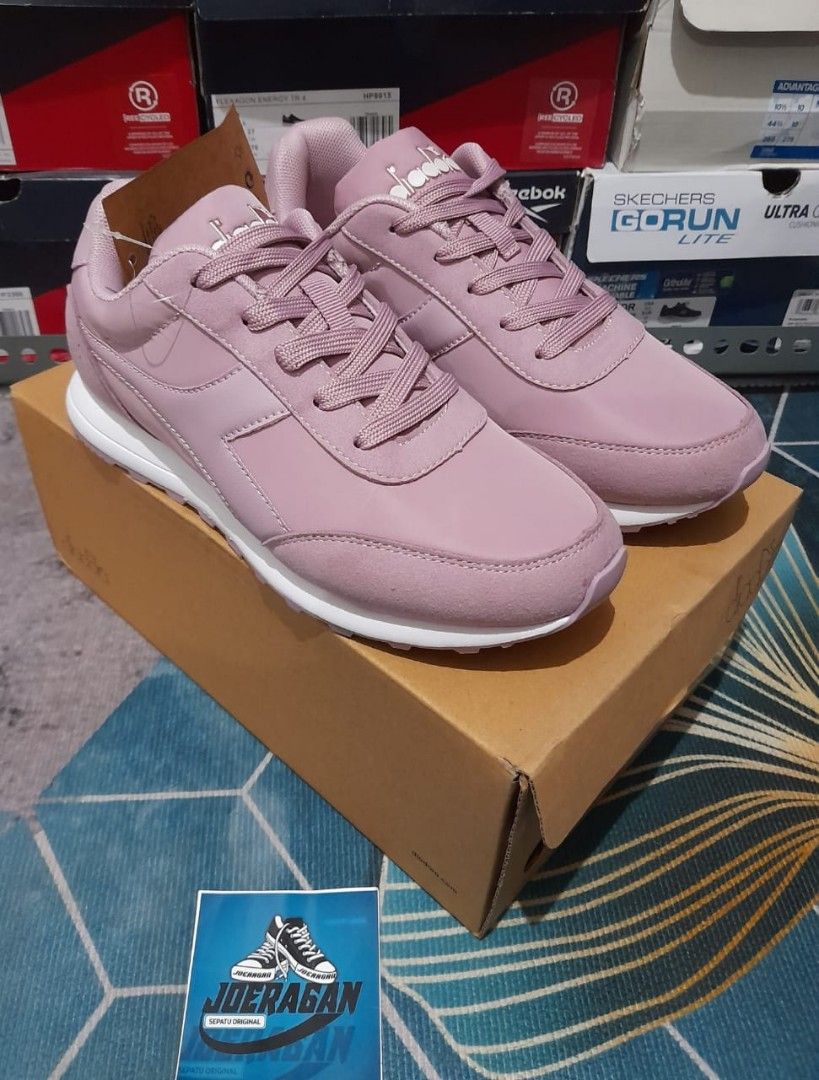 Sepatu Diadora Giotic Woman Fesyen Wanita Sepatu di Carousell