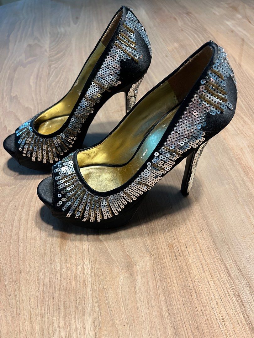 Gold heels nine west top