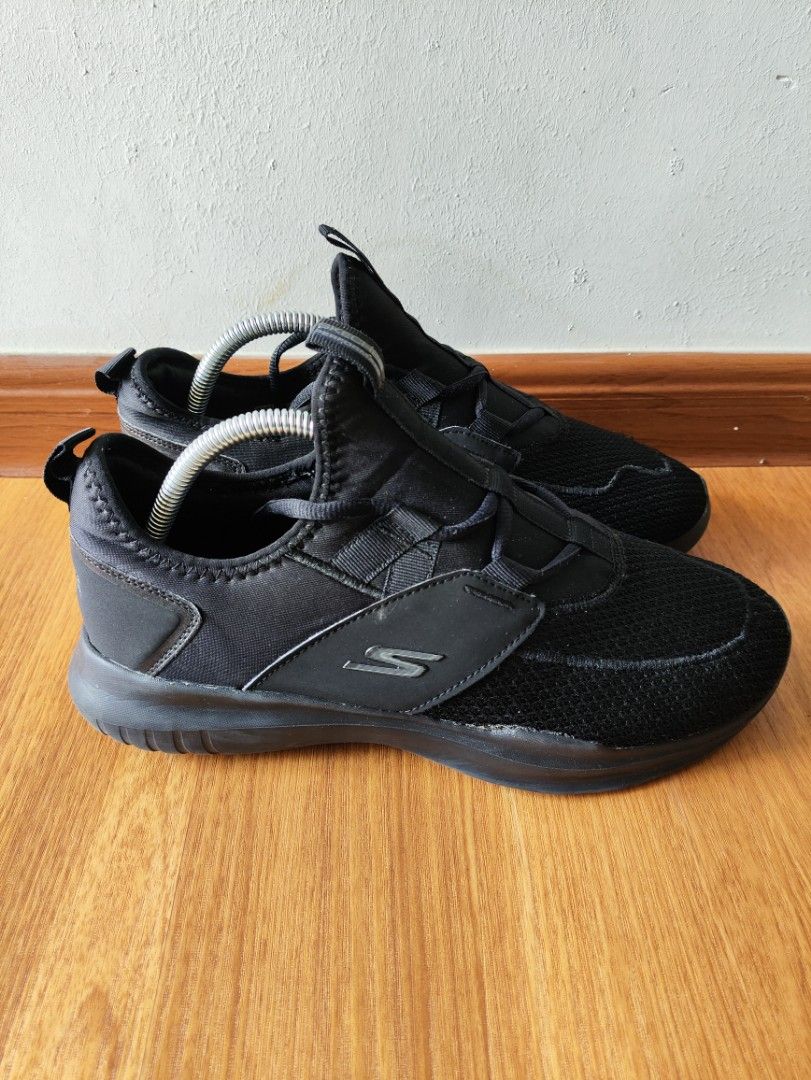 Skechers Triple Black Slip on Bertali 8uk 27cm Men s Fashion