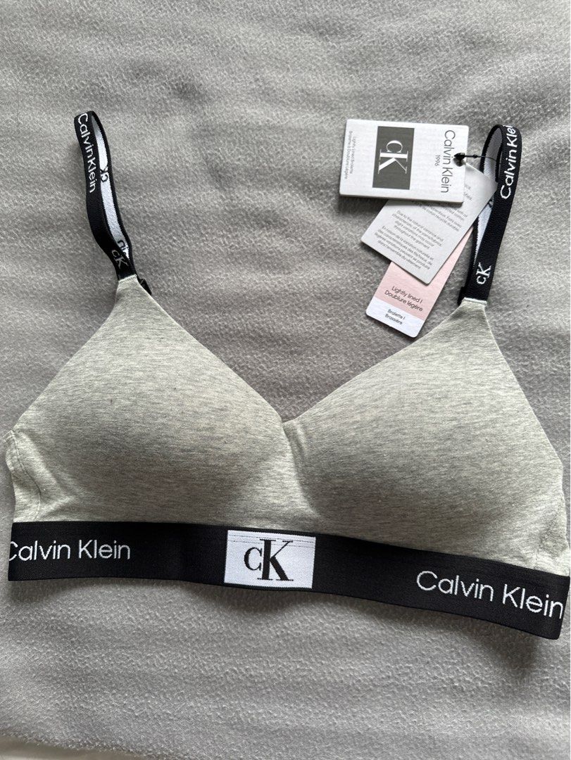 S][M] BNWT Calvin Klein Jennie 96 bra, Women's Fashion, New Undergarments &  Loungewear on Carousell