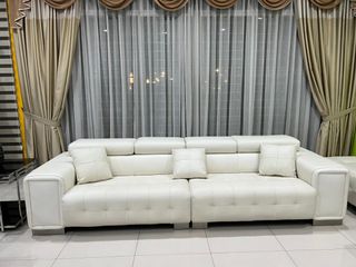 https://media.karousell.com/media/photos/products/2023/11/26/sofas_full_set_1700977114_2362017f_thumbnail.jpg