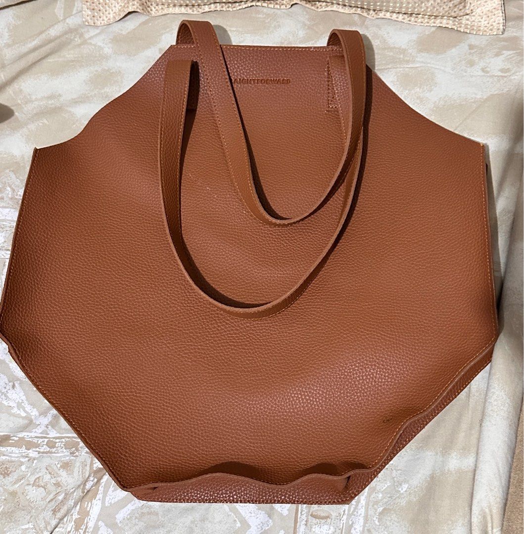 Straight forward bag for women (Category: Shoulder Bags) located in Manila. Submitted by bashabelindaeugenio (Listing ID 1267858929, Image 2). Description: .