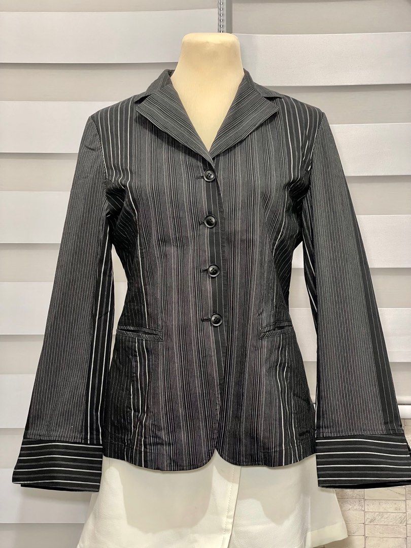 Striped Longsleeves/Blazer (Category: Coats, Jackets and Outerwear) located in Pasig City. Submitted by chellim (Listing ID 1267826043, Image 1). Description: Can be casual or office outfit Elegant and stylish Good as new.