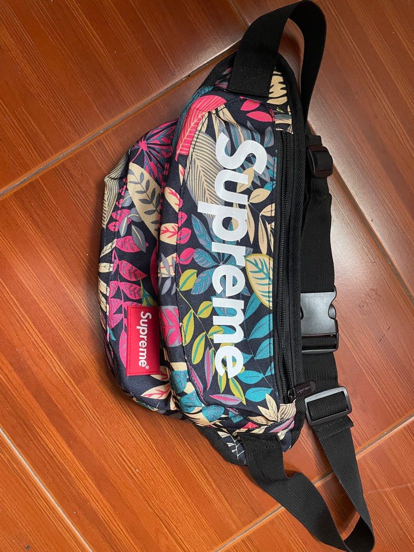 Supreme chest cheap fanny pack