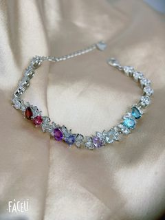 Teardrop gemstones floral bracelets