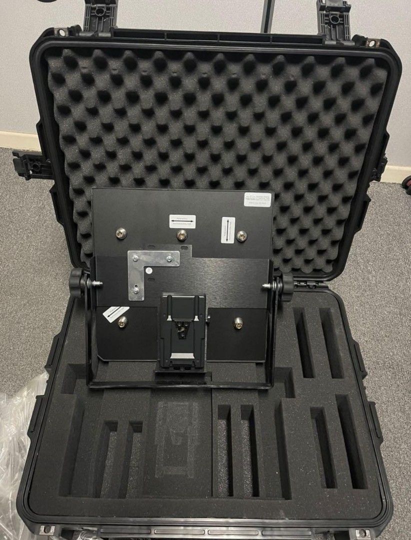 Teradek Antenna Array (Category: Other Photography Accessories) located in Singapore. Submitted by augustguy (Listing ID 1267936616, Image 2). Description: Cearing a brand new Teradek Wireless Video Panel Antenna With V mount plate and mount for Teradek Bolt Receiver. Never use before. Just open and check only. Comes with hard case and antenna cables. No warranty. pm to deal..