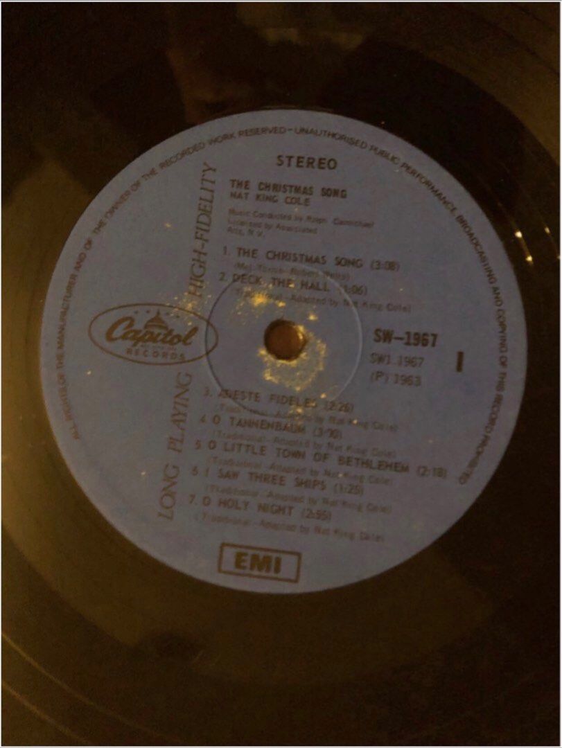 The Christmas song Nat King Cole- LP, 興趣及遊戲, 音樂、樂器& 配件