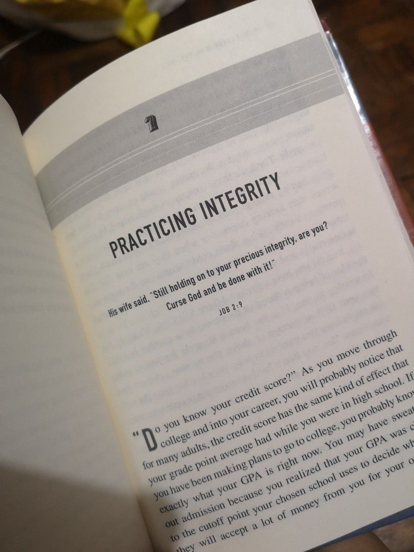 The Grad's Guide to Choosing Well (Category: Textbooks) located in Manila. Submitted by nikkit21033 (Listing ID 1267872494, Image 3). Description: .