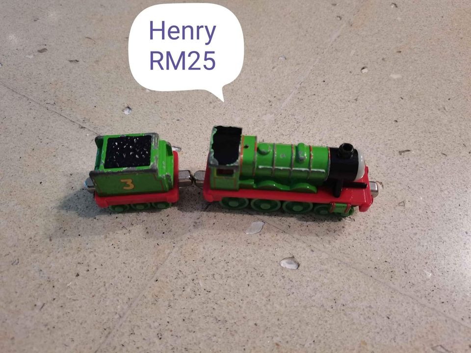 Thomas and hotsell friends magnetic trains