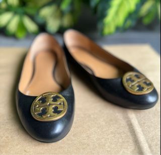 Tory burch 2025 black flats sale