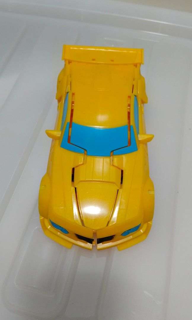 Transformers (Category: Toys & Games) located in Quezon City. Submitted by iganda (Listing ID 1267934321, Image 2). Description: transformers.