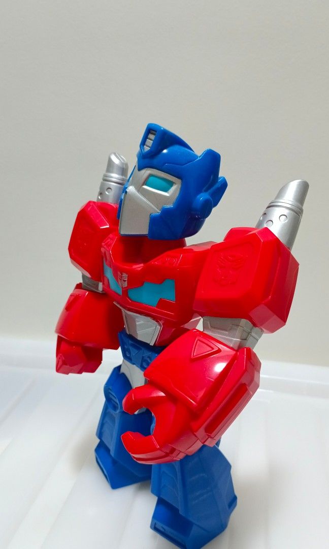 Transformers (Category: Action & Battle Toys) located in Quezon City. Submitted by iganda (Listing ID 1267934407, Image 2). Description: Hasbro transformers.