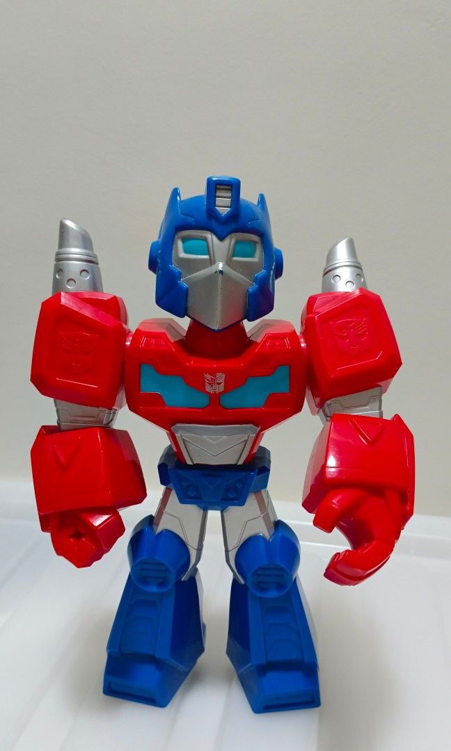 Transformers (Category: Action & Battle Toys) located in Quezon City. Submitted by iganda (Listing ID 1267934407, Image 1). Description: Hasbro transformers.